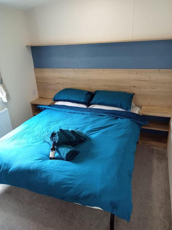 Дом отдыха New 2 Bed With Decking In Rockley Park Dorset Near The Sea Lytchett Minster