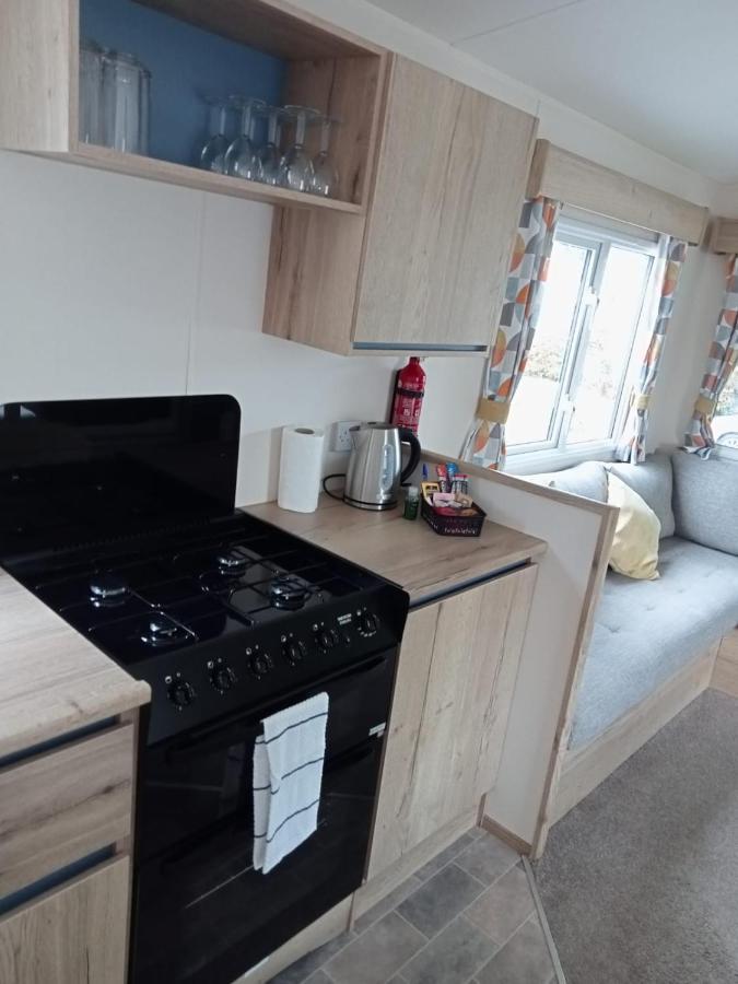 Дом отдыха New 2 Bed With Decking In Rockley Park Dorset Near The Sea Lytchett Minster