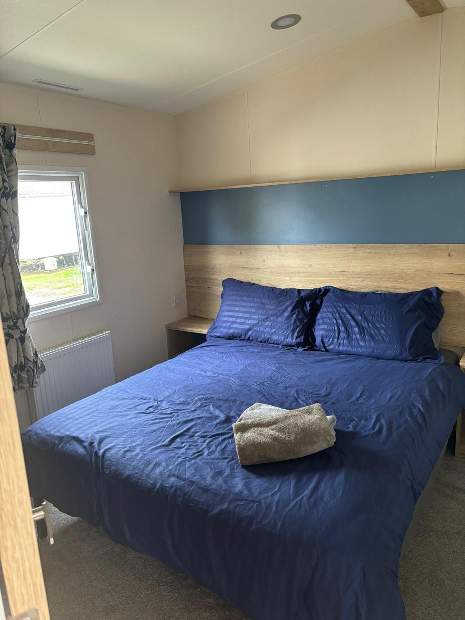 New 2 Bed With Decking In Rockley Park Dorset Near The Sea Дом отдыха