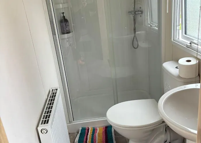 New 2 Bed Holiday Home With Decking In Rockley Park Dorset Near The Sea